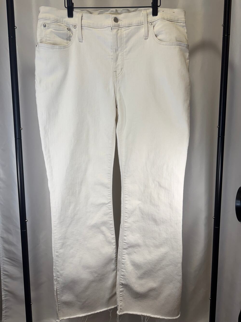 Madewell Kick Out Full Length Jeans Women 33 White Cream Raw Hem Flare Denim